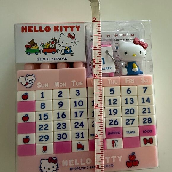 Sanrio Hello Kitty pink Perpetual Block Desk Calendar NEW - Picture 4 of 4
